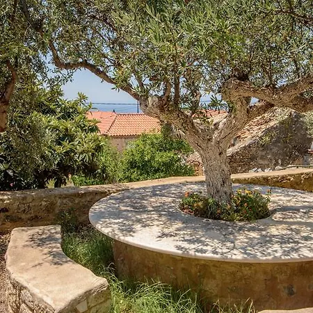 Orfea's Place Riglia